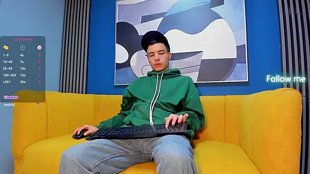 Snapshot of kevinn_blue1 chatting on October 2, 11:31 pm kevinn blue1 online show from October 2, 11:31 pm