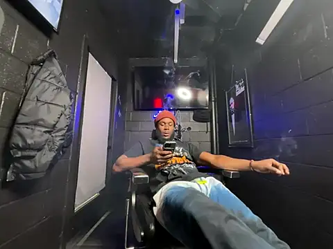 nymphoandthebeast69 online show from February 13, 2:07 am