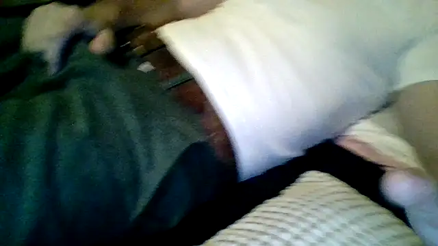 Snapshot of maxh08625 chatting on September 28, 5:00 pm maxh08625 online show from September 28, 5:00 pm