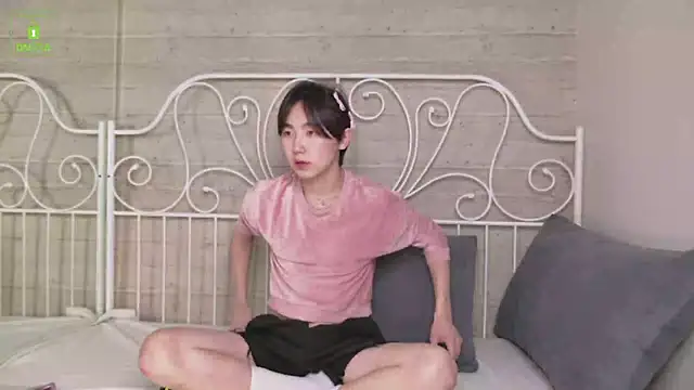 Snapshot of HeejinWang chatting on October 6, 3:27 pm HeejinWang online show from October 6, 3:27 pm