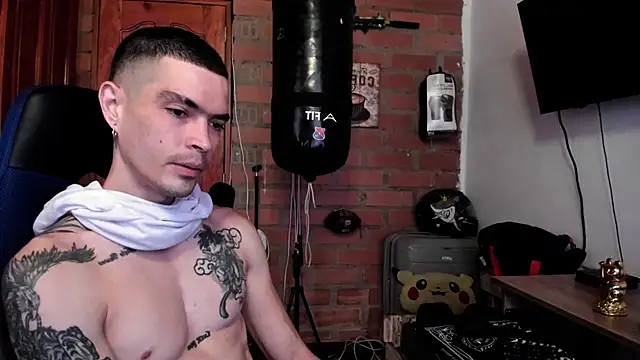 Travis R online show from May 9, 3:46 pm