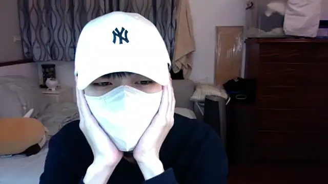 kai101010 online show from December 14, 2:35 pm