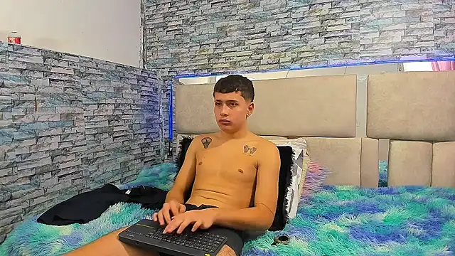 Julian wolf18 online show from October 24, 3:58 pm