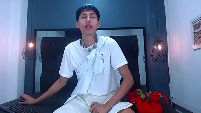 Daniel delux  online show from October 6, 11:15 am