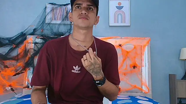 marcus hans  online show from October 6, 11:48 am