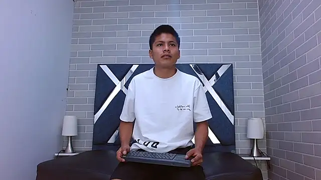 marcus hans  online show from September 29, 12:13 pm