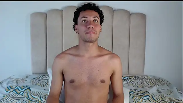 aroncooper1 online show from October 31, 3:59 pm