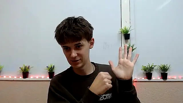 Hoot Dude  online show from October 28, 2:30 pm