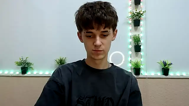 Hoot Dude  online show from November 8, 3:37 pm