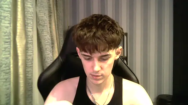 Hoot Dude  online show from December 15, 3:20 pm