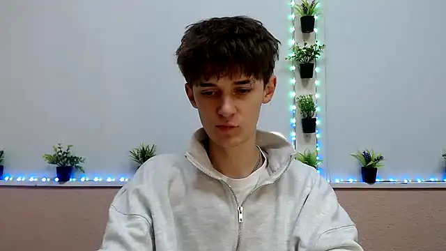 Hoot Dude  online show from November 15, 3:36 pm