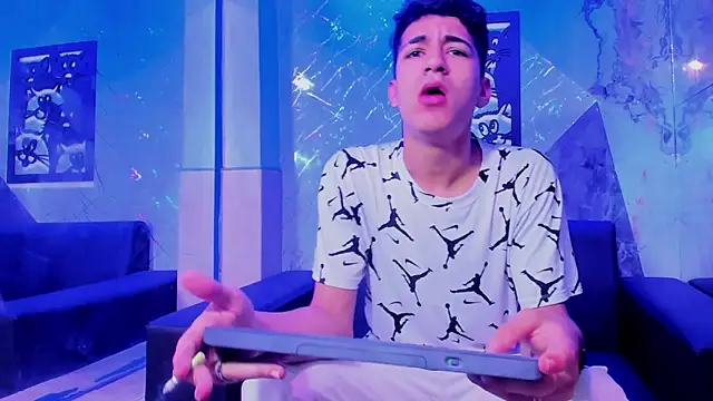Stiben boy online show from May 17, 12:01 pm