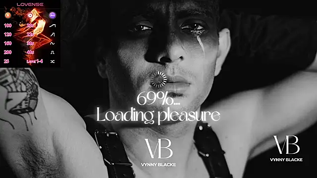 VynnyBlacke  online show from October 27, 8:44 pm