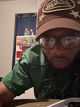 Brooklynboi478 online show from April 25, 6:49 am