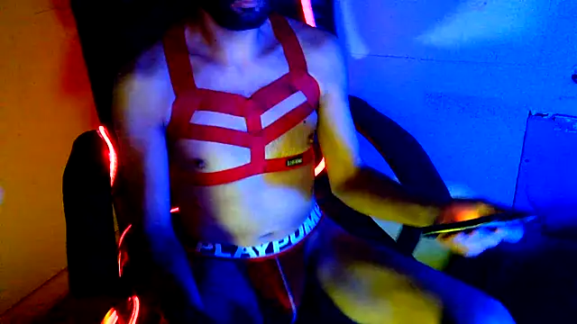 highinhtxx online show from February 12, 5:57 am