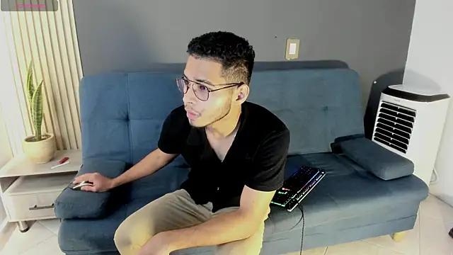 Jaybrown  1 online show from November 28, 7:38 pm