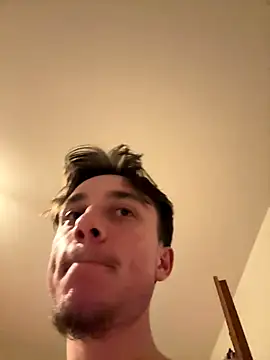 Snapshot of davidoso6271 chatting on October 26, 10:45 pm davidoso6271 online show from October 26, 10:45 pm