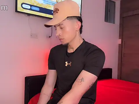 strongManLatino online show from January 16, 9:28 pm