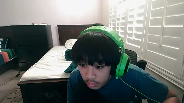 youngasianboy2007 online show from December 16, 8:49 pm