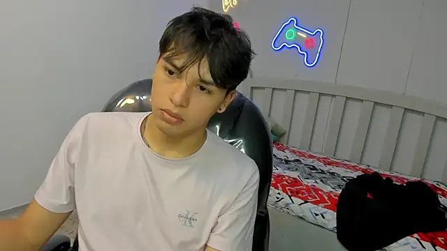 StiwenTwink online show from October 29, 2:31 pm