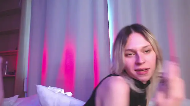 SophieDiamond Xx online show from October 20, 1:37 pm