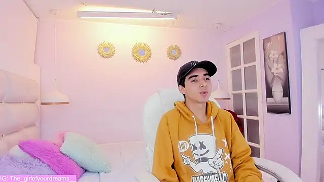 Hottie Guy online show from November 21, 5:56 pm