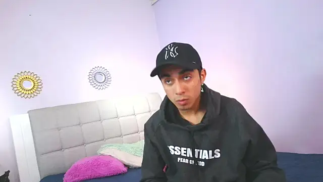 Hottie Guy online show from November 5, 5:48 pm