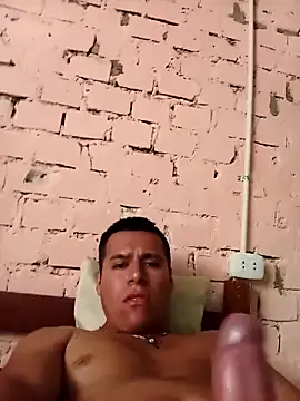 Alex321Flores online show from April 20, 9:28 pm