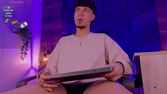 LiamThunder05  online show from November 10, 3:00 am