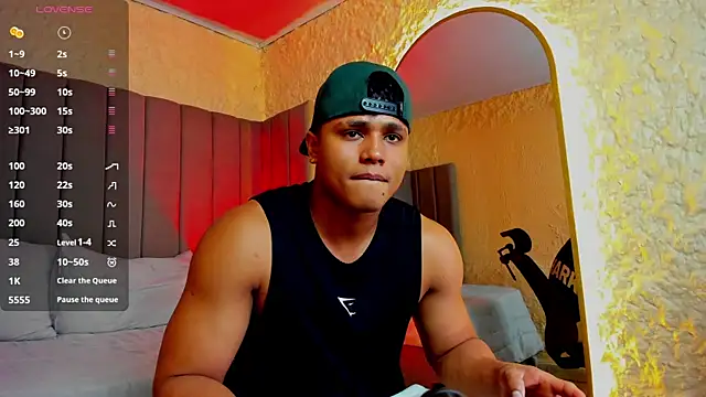 Snapshot of lebron_james25 chatting on October 18, 10:31 am lebron james25 online show from October 18, 10:31 am