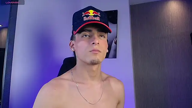 MateoMitchell online show from April 1, 11:13 pm