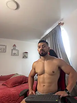 Ezzio Scolaro online show from November 24, 1:56 pm