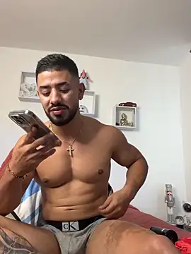 Ezzio Scolaro online show from January 6, 9:52 pm