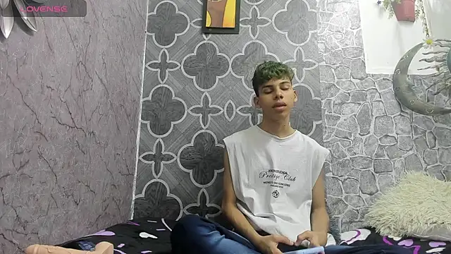 sexyboys cutex18 online show from January 7, 8:58 pm