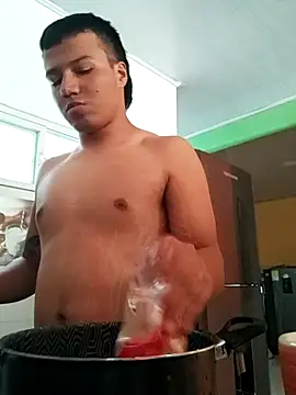 TuChico3n4 online show from October 14, 8:05 pm