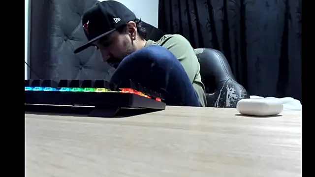 coolfriki online show from January 11, 5:33 am