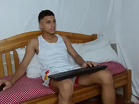 deivy skinny01 online show from October 28, 8:33 pm