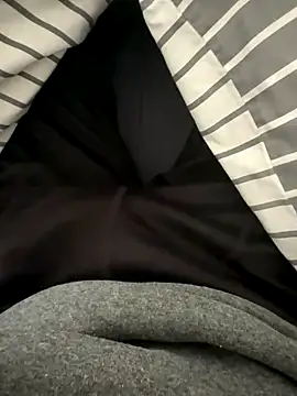 Hitmanforu83 online show from December 22, 1:08 pm