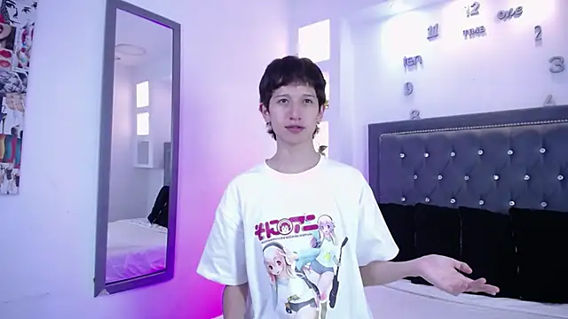 Emo Boy  online show from January 18, 8:22 pm