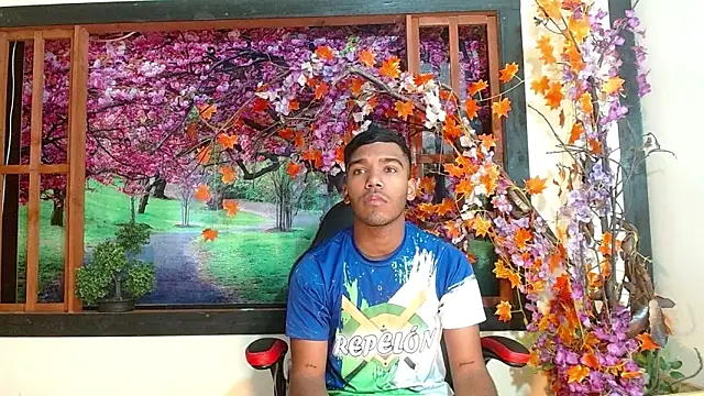 Snapshot of Yeinner_ chatting on October 8, 7:18 pm Yeinner online show from October 8, 7:18 pm