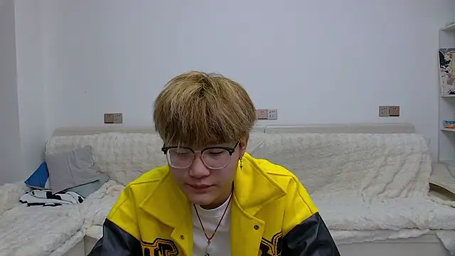 KK-cuteboy online show from February 18, 11:08 am