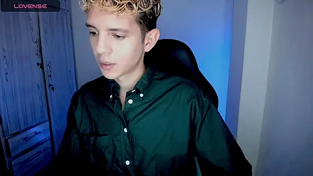 tylernova online show from March 24, 3:33 am