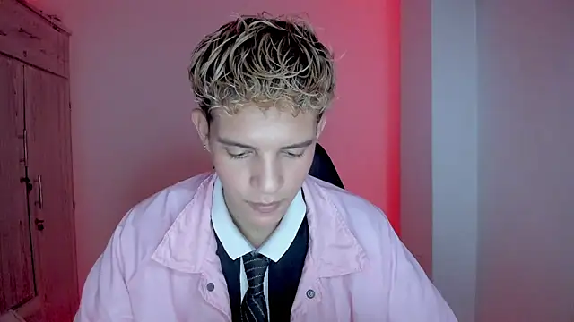 tylernova online show from February 4, 3:56 am