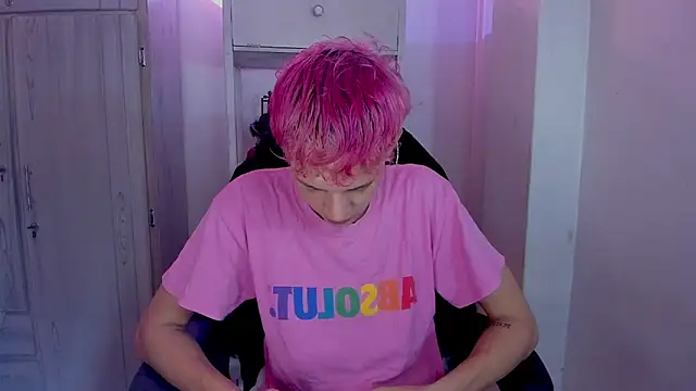 tylernova online show from November 30, 3:52 am