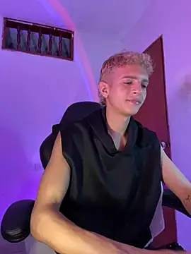 tylernova online show from November 8, 4:26 am