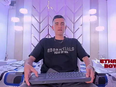 Ethan Boy  online show from February 3, 8:14 pm