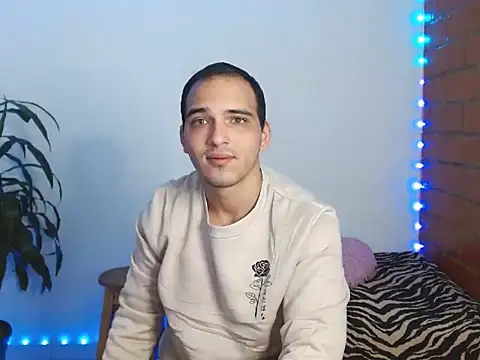 Maax3023 online show from October 24, 1:02 pm