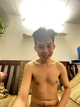 Snapshot of azn_typhoon00 chatting on October 18, 4:17 am azn typhoon00 online show from October 18, 4:17 am