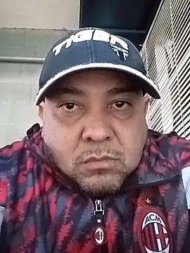 valboy08 online show from April 11, 1:36 pm