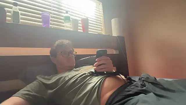 eddieeeeee1232 online show from October 25, 9:27 pm